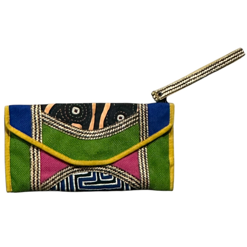 MADE IN COLUMBIA CLUTCH